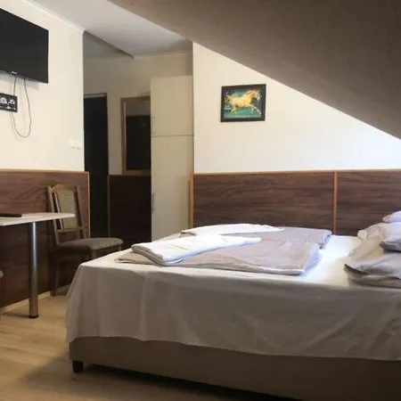 Cserki Panzió 3* Balatonfőkajár